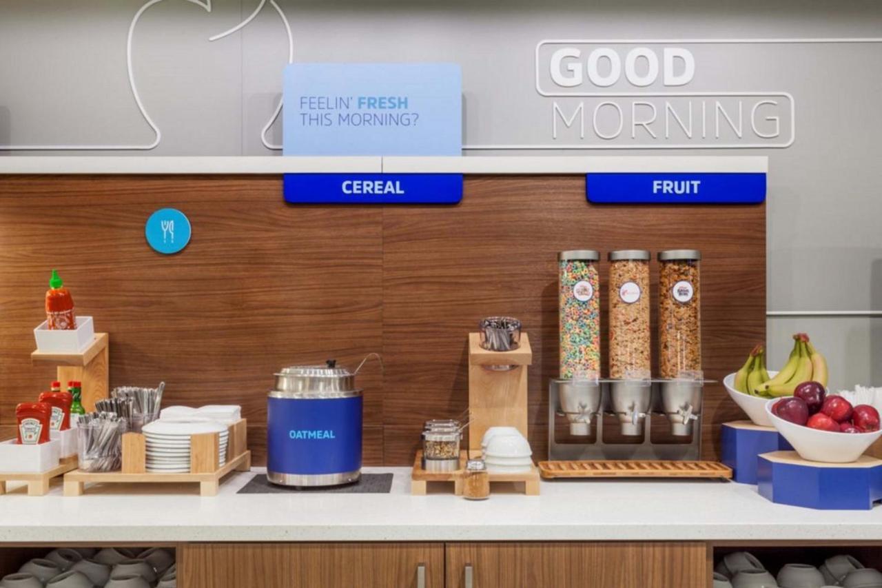 Holiday Inn Express Frazer - Malvern By Ihg Zewnętrze zdjęcie